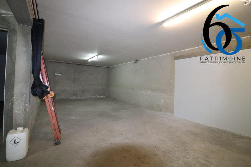 Maison - 218 m² - 7 pièces