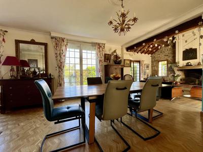 Maison - 151 m² - 6 pièces