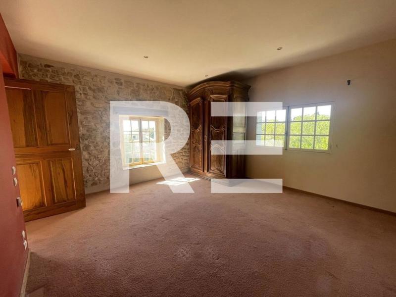 Mas - 240 m² - 8 pièces