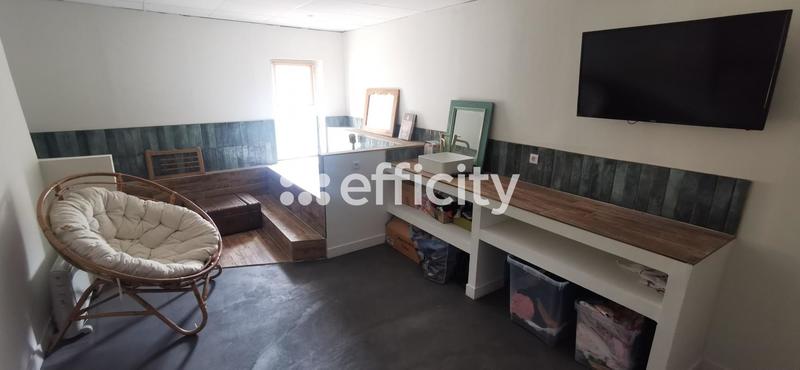 Maison - 250 m² - 6 pièces