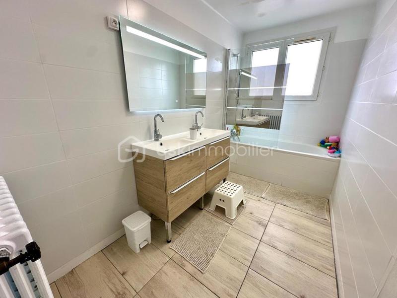 Maison - 138 m² - 6 pièces