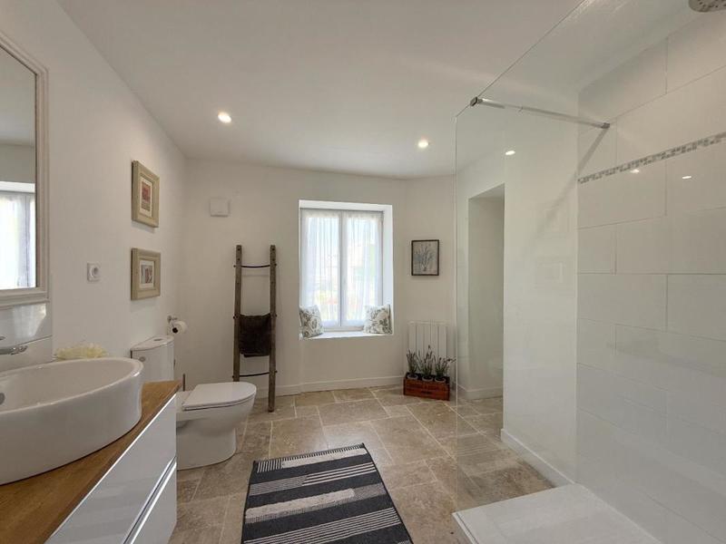 Maison - 180 m² - 6 pièces