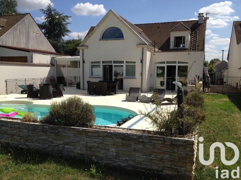 Maison - 240 m² - 7 pièces