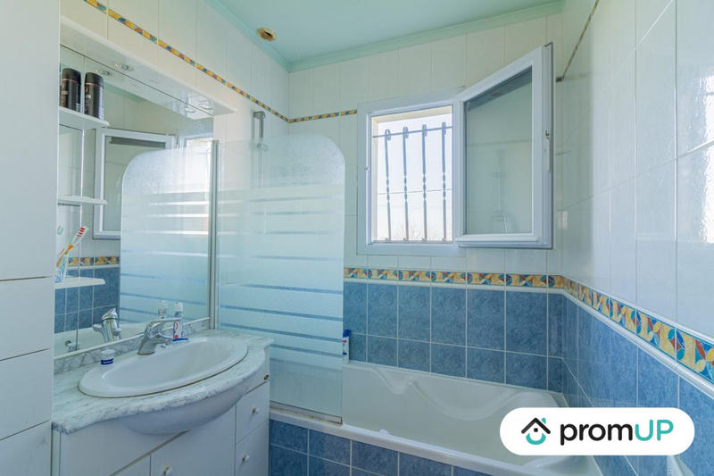 Maison - 90 m² - 5 pièces