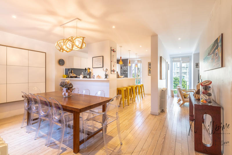 Maison - 166 m² - 7 pièces