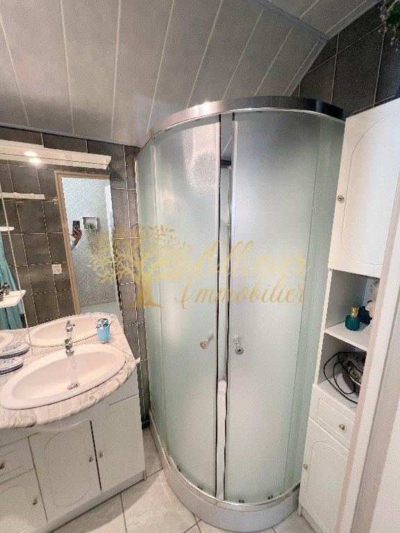 Pavillon - 130 m² - 6 pièces