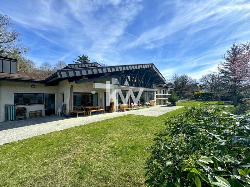 Maison - 321 m² - 11 pièces