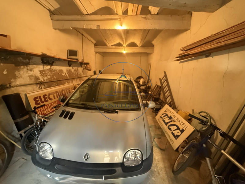 Local d'activités - 100 m²