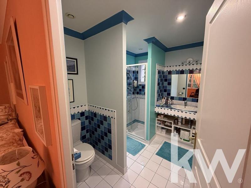 Maison - 219 m² - 7 pièces