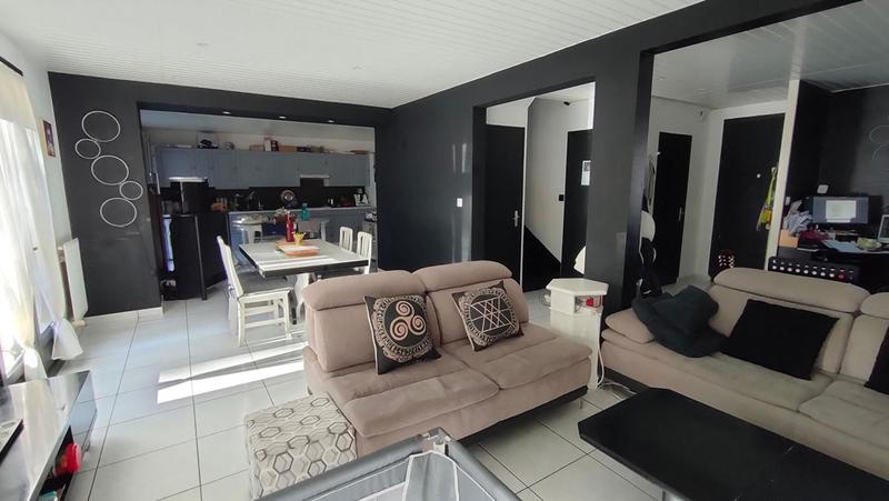 Maison - 137 m² - 6 pièces