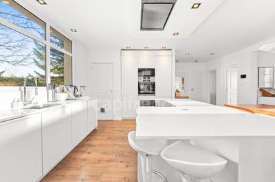 Maison - 207 m² - 6 pièces