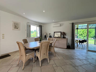 Maison - 167 m² - 9 pièces