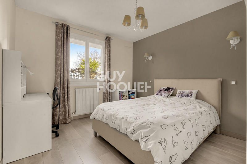 Maison - 254 m² - 8 pièces