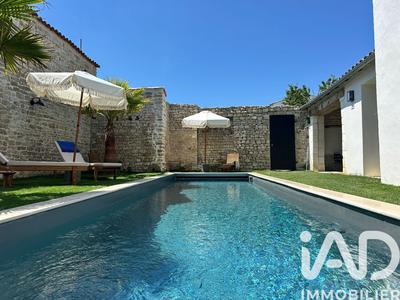 Maison - 230 m² - 7 pièces