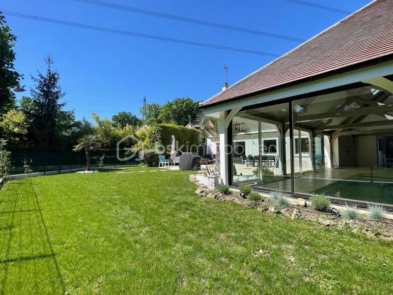 Demeure - 324 m² - 8 pièces