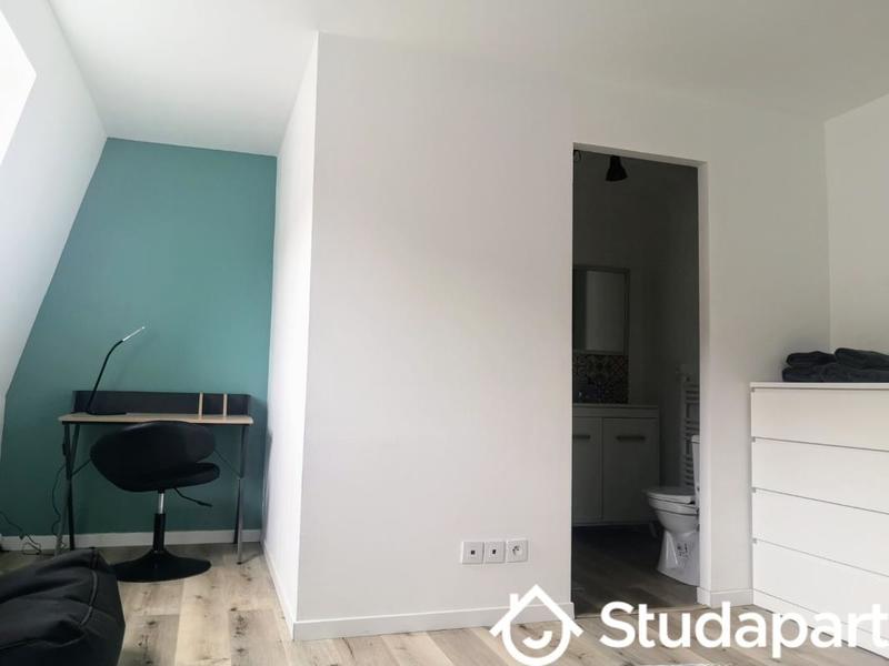 Chambre - 11 m² - 1 pièce