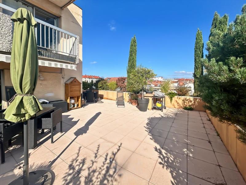 Penthouse - 122 m² - 5 pièces