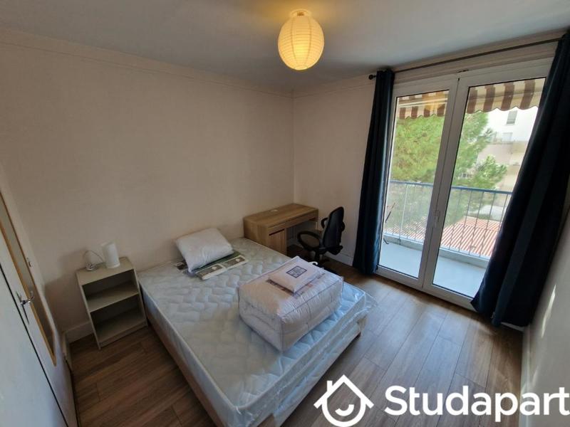 Chambre - 10 m² - 1 pièce