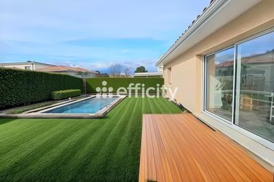 Maison - 94 m² - 4 pièces