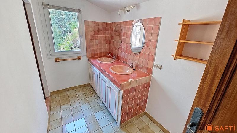 Maison - 161 m² - 9 pièces