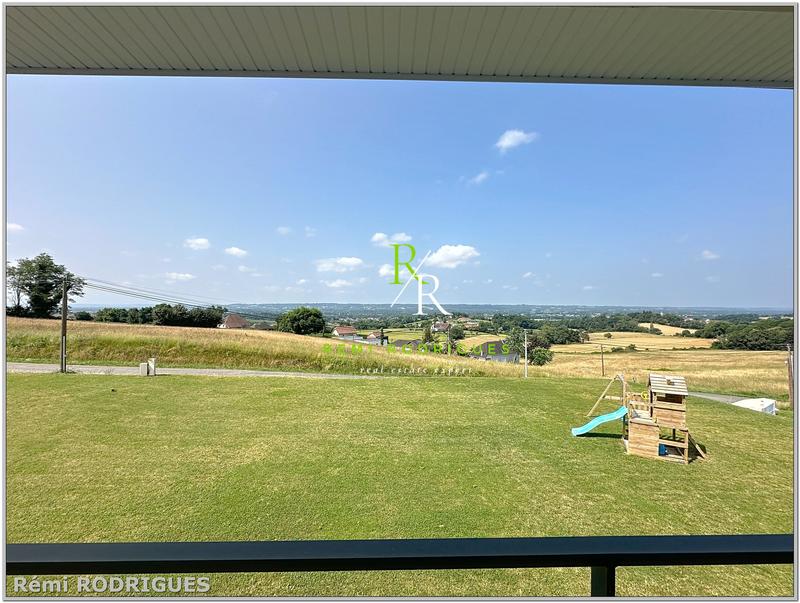 Maison - 196 m² - 7 pièces