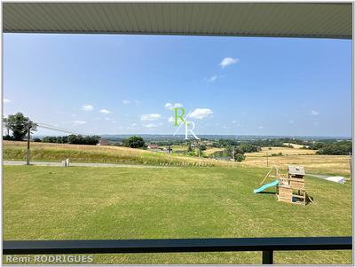 Maison - 196 m² - 7 pièces