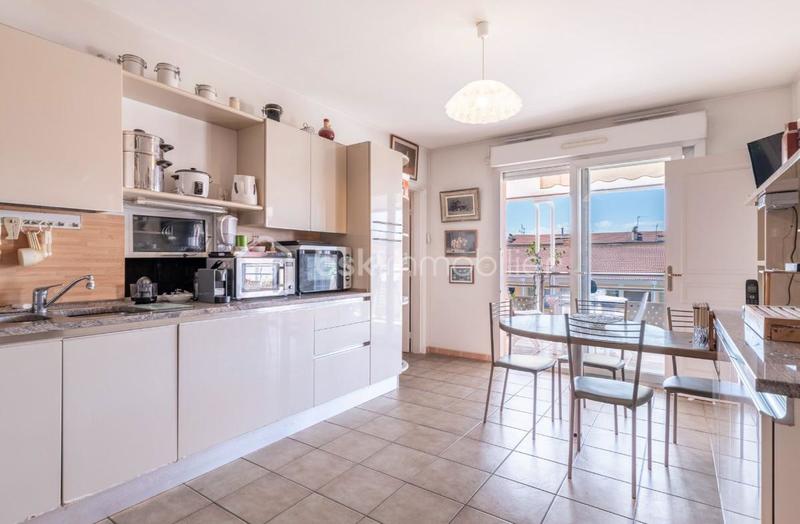 Penthouse - 182 m² - 5 pièces