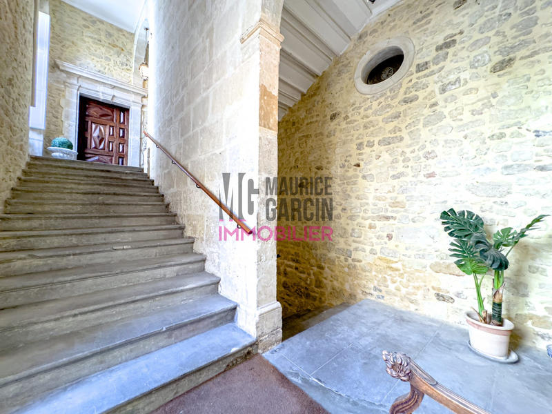 Appartement - 192 m² - 6 pièces