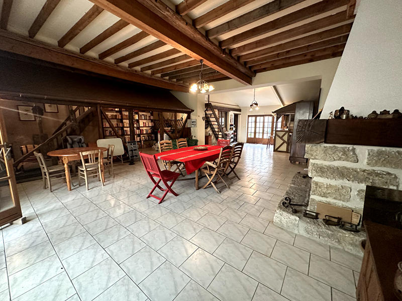 Maison - 271 m² - 7 pièces