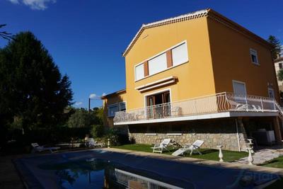 Villa - 183 m² - 10 pièces