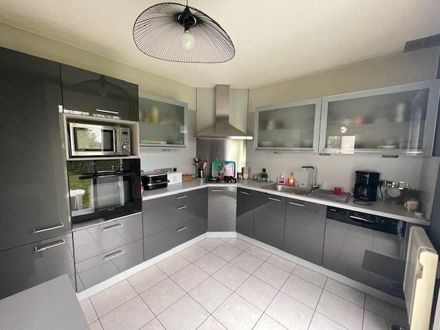 Maison - 91 m² - 6 pièces