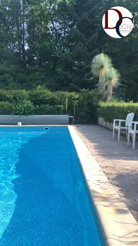 Maison - 335 m² - 9 pièces