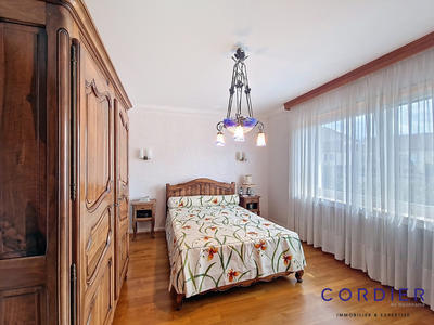 Maison - 172 m² - 8 pièces