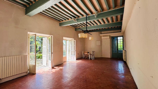 Maison - 220 m² - 8 pièces