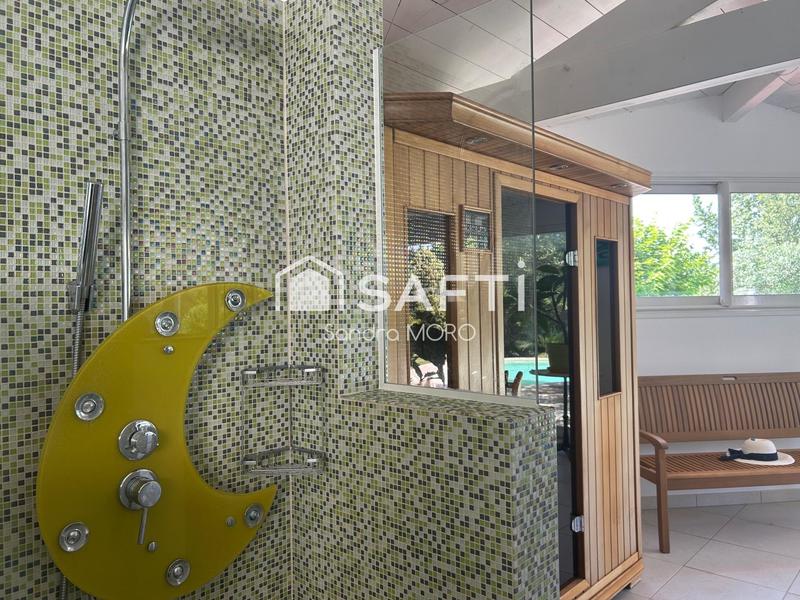 Maison de maîtres - 350 m² - 10 pièces