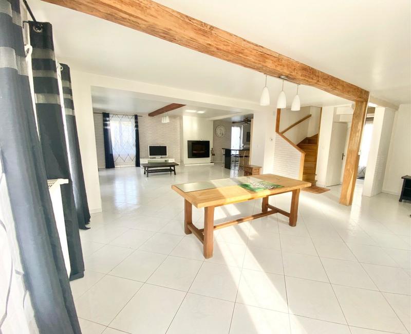 Maison - 176 m² - 10 pièces
