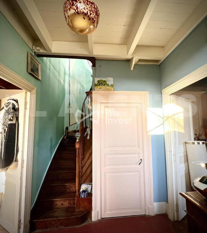 Maison - 220 m² - 6 pièces