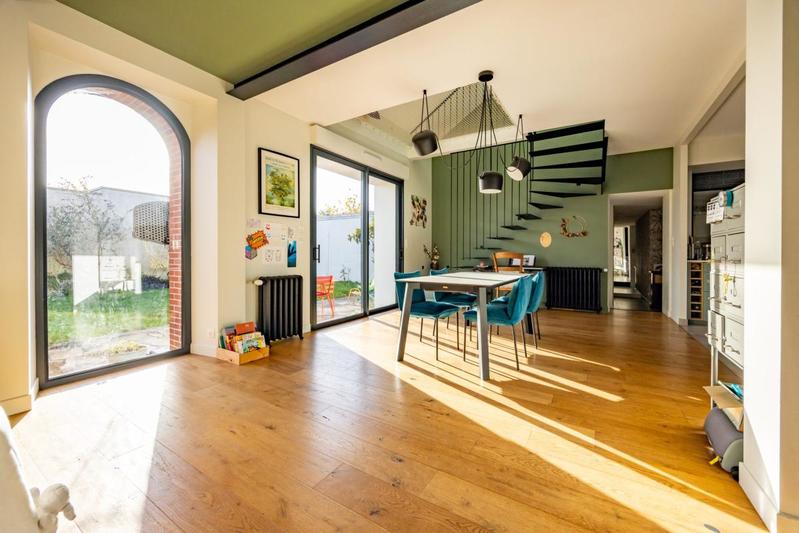 Maison - 200 m² - 7 pièces