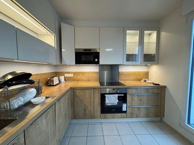 Appartement - 93 m² - 6 pièces