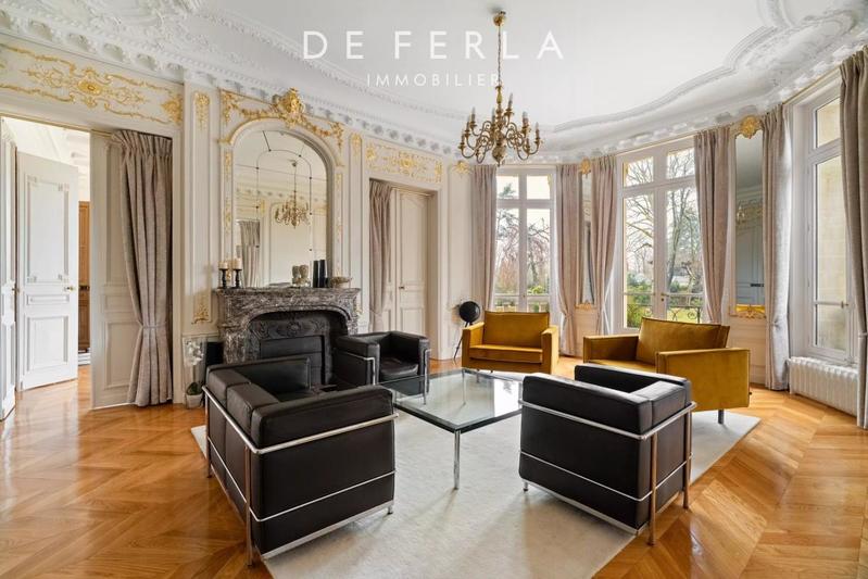 Château - 826 m² - 18 pièces