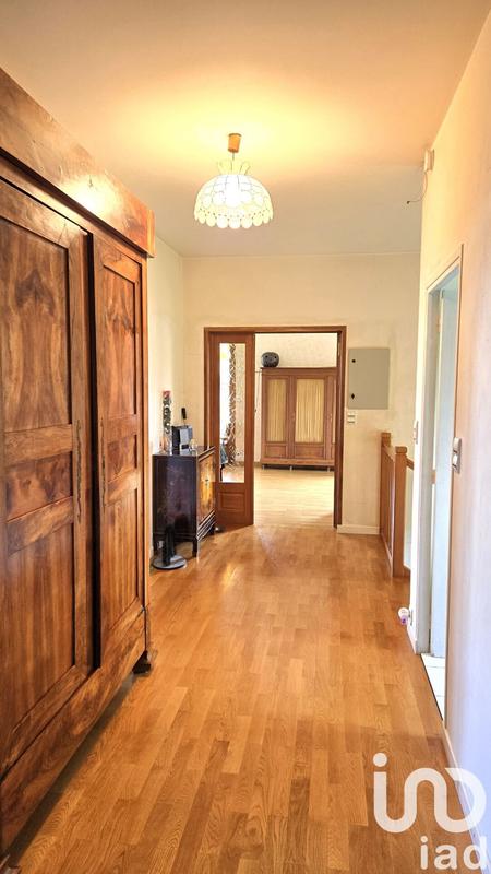 Maison - 203 m² - 7 pièces