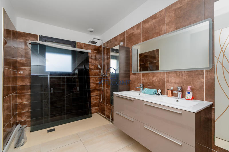 Maison contemporaine - 143 m² - 6 pièces