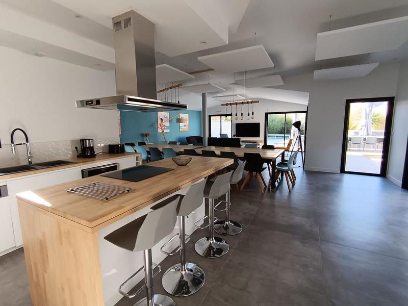 Maison - 230 m² - 9 pièces