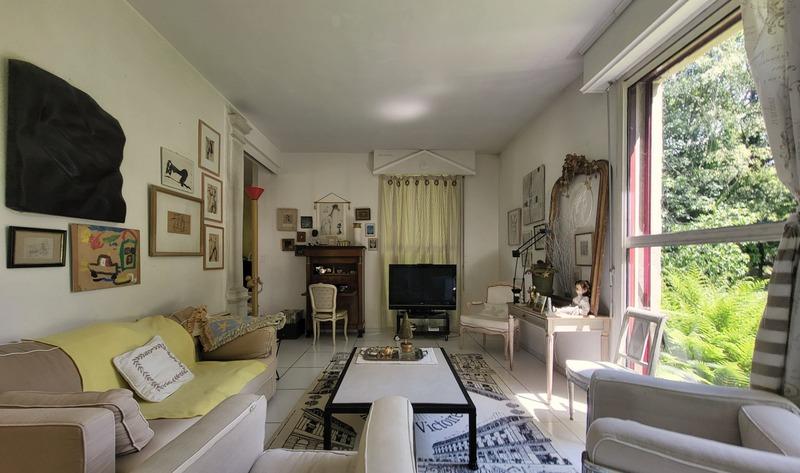 Maison - 250 m² - 11 pièces