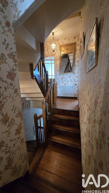 Maison - 200 m² - 8 pièces