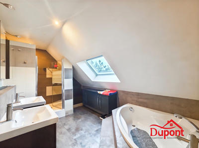 Maison - 106 m² - 7 pièces