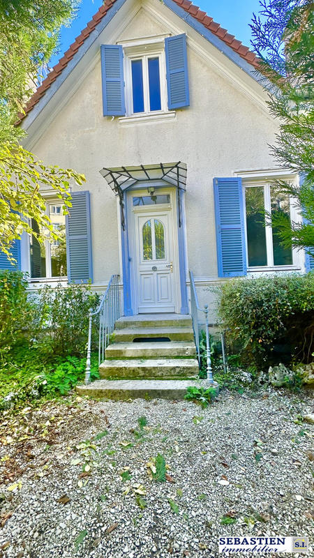 Maison - 122 m² - 8 pièces