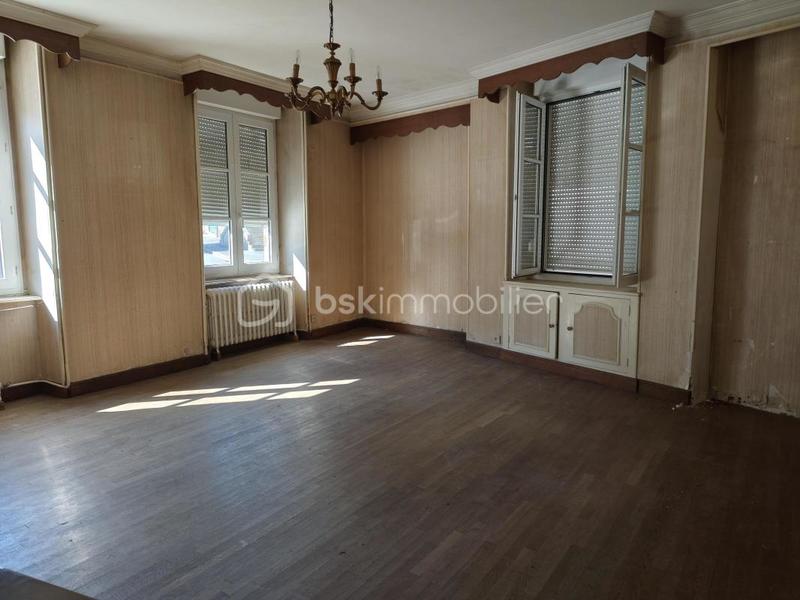 Maison - 200 m² - 11 pièces