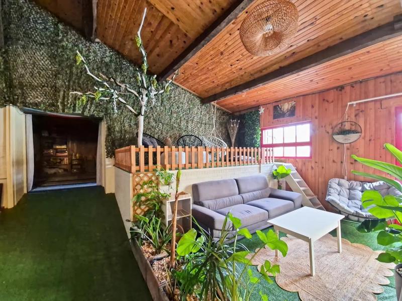 Maison - 230 m² - 6 pièces