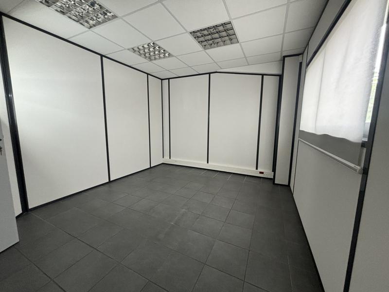 Bureau - 440 m² - 27 pièces